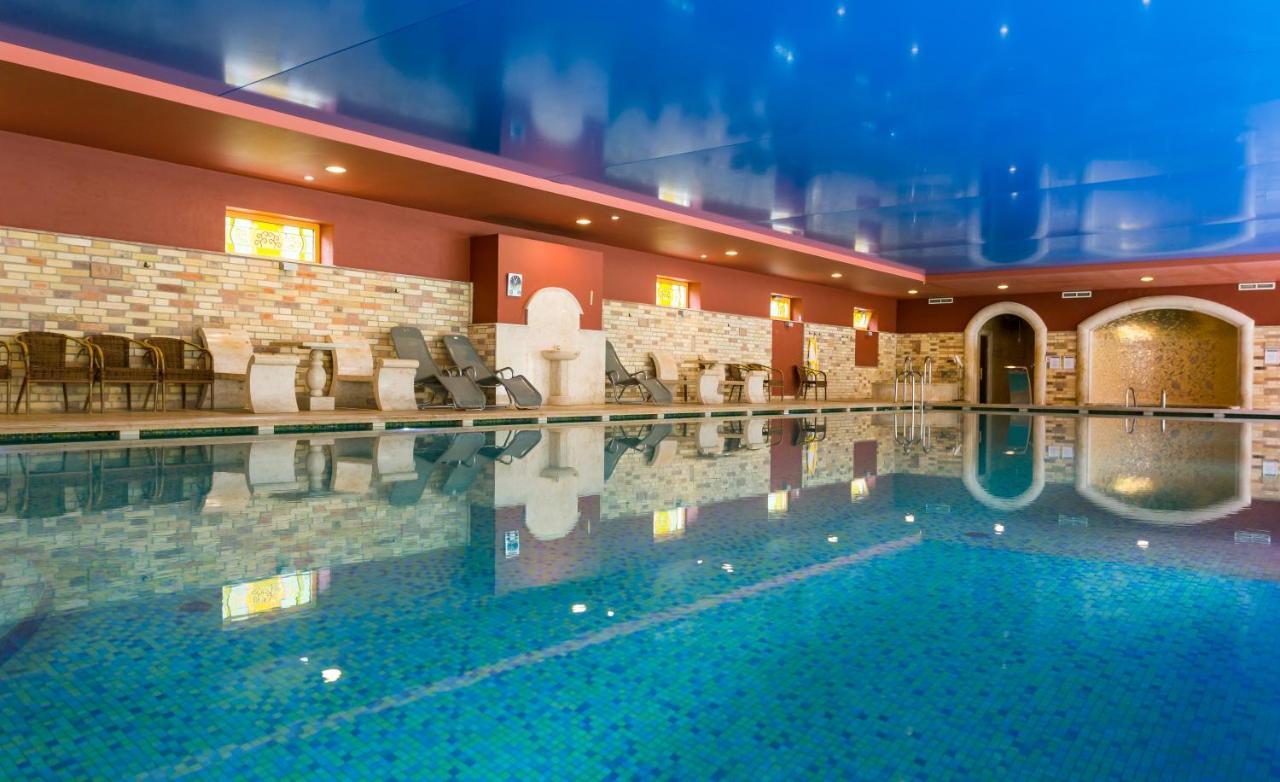 Hotel Gottwald Тата Экстерьер фото