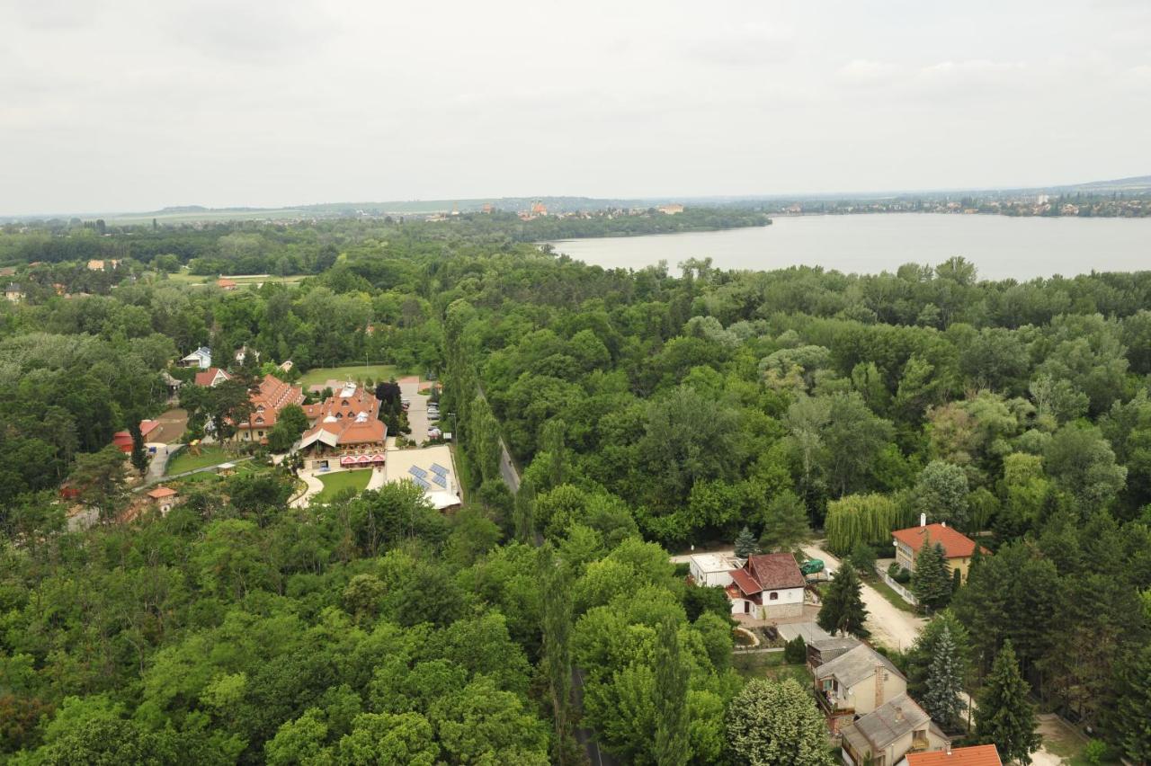 Hotel Gottwald Тата Экстерьер фото